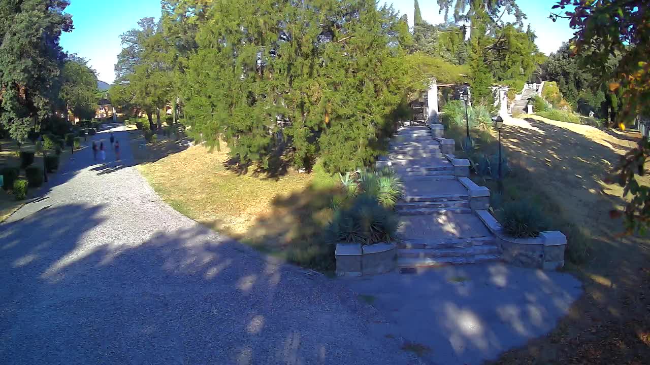 Parco Coronini-Cronberg Live Webcam – Green Oasis