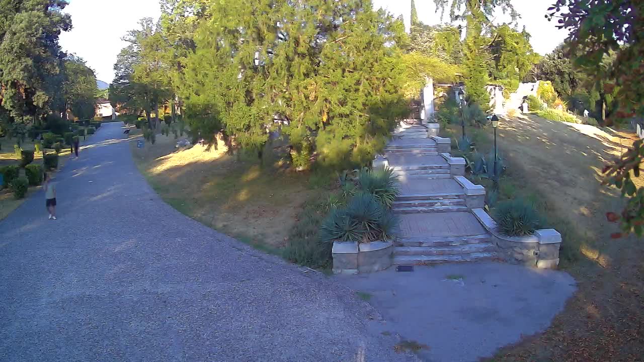 Parco Coronini-Cronberg Live Webcam – Green Oasis