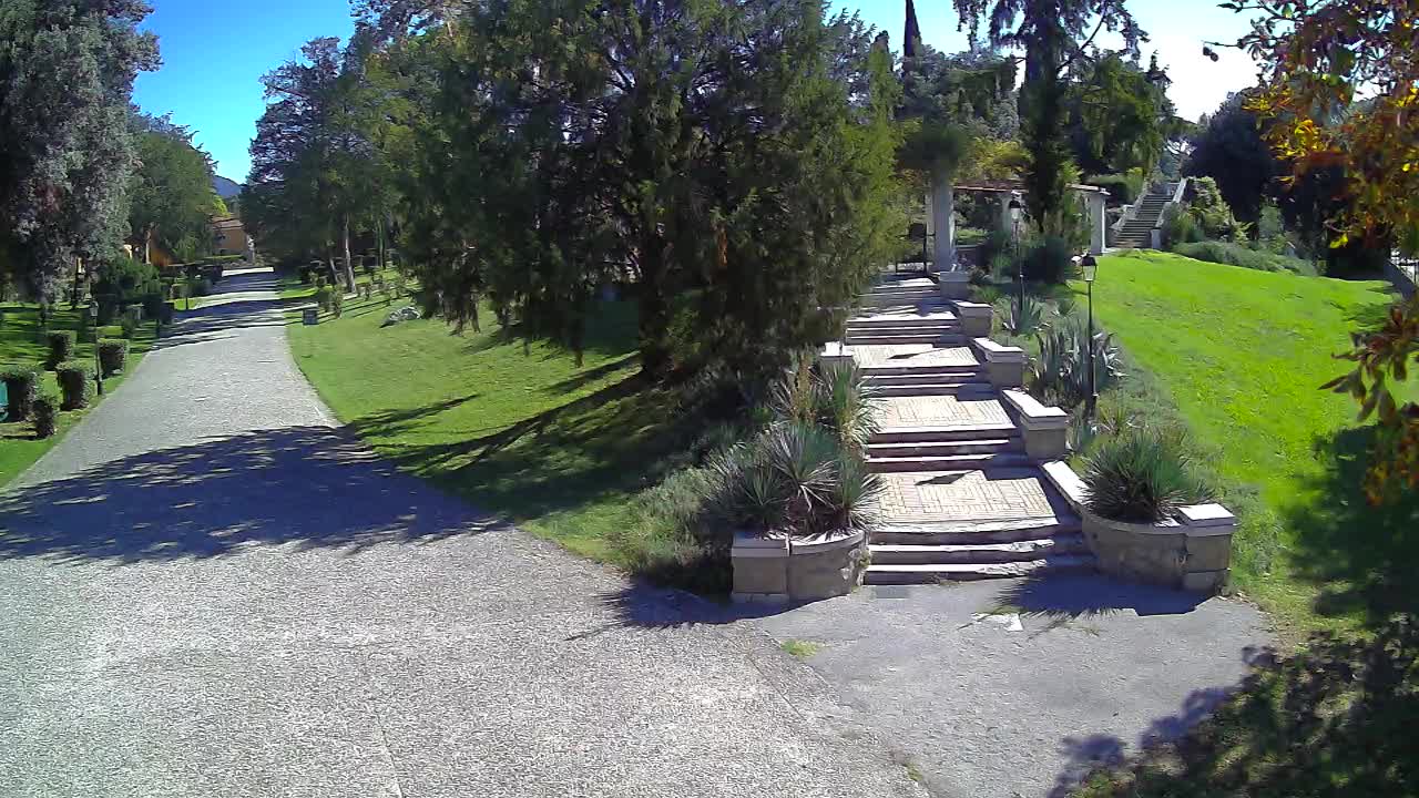 Parco Coronini-Cronberg Live Webcam – Green Oasis