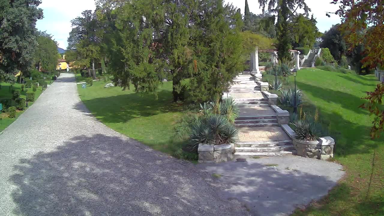 Parco Coronini-Cronberg Live Webcam – Green Oasis