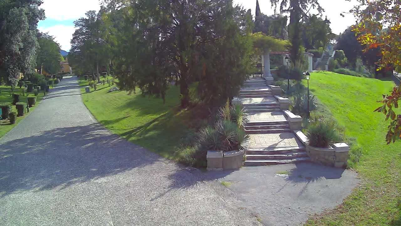 Parco Coronini-Cronberg Live Webcam – Green Oasis