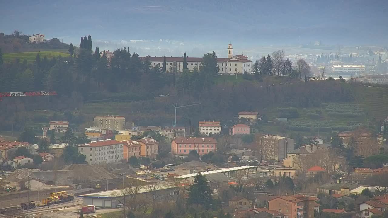 Brezmejna spletna kamera Nova Gorica in Gorica!