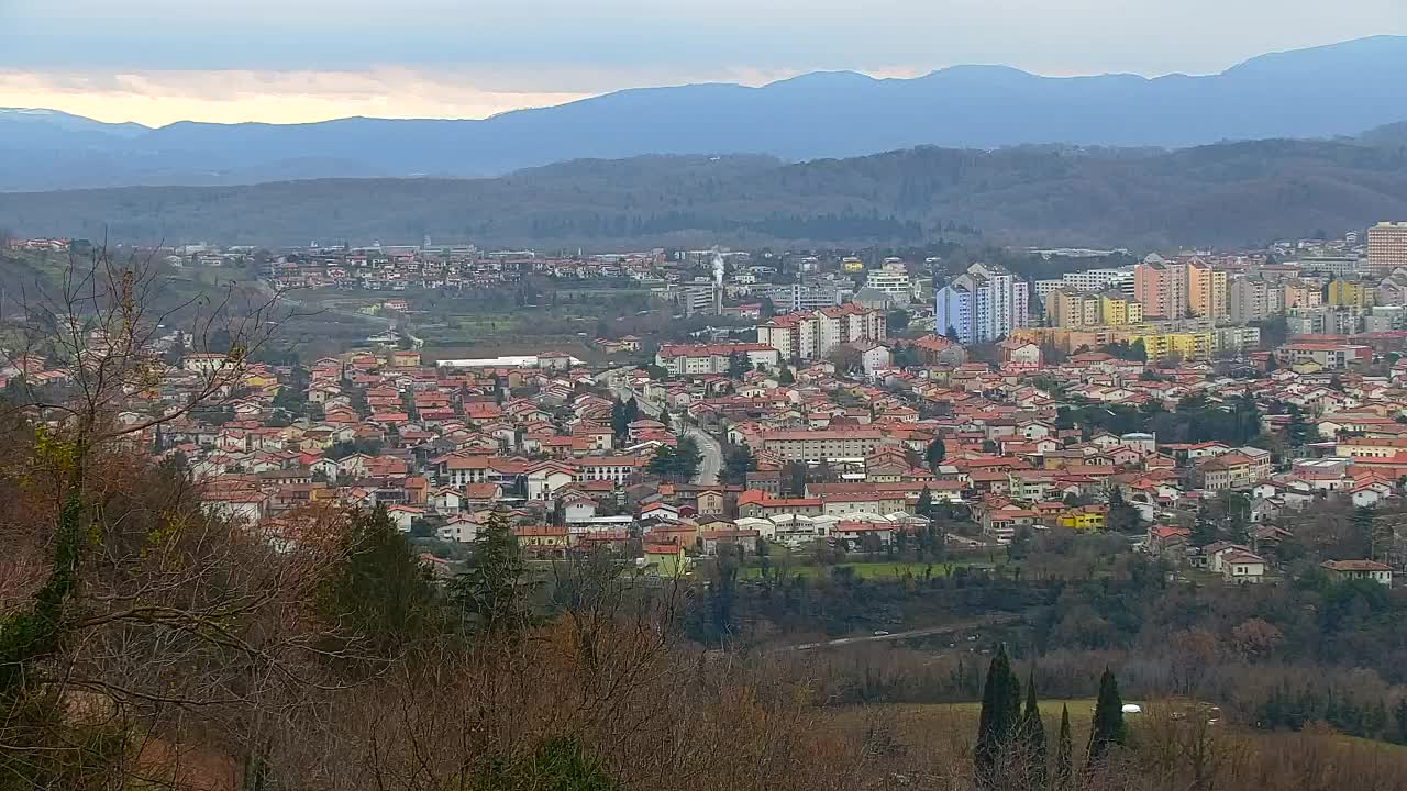 Otkrijte Beskrajnu Web Kameru Nova Gorica i Gorica!