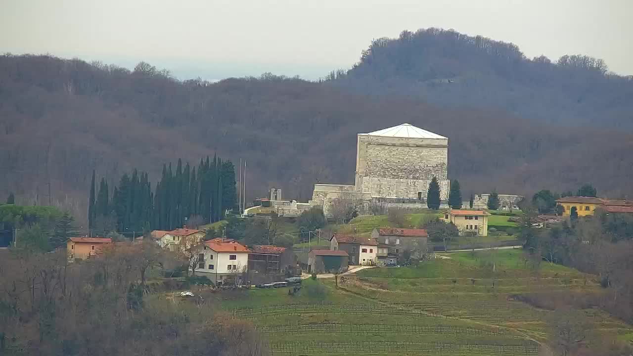 Otkrijte Beskrajnu Web Kameru Nova Gorica i Gorica!