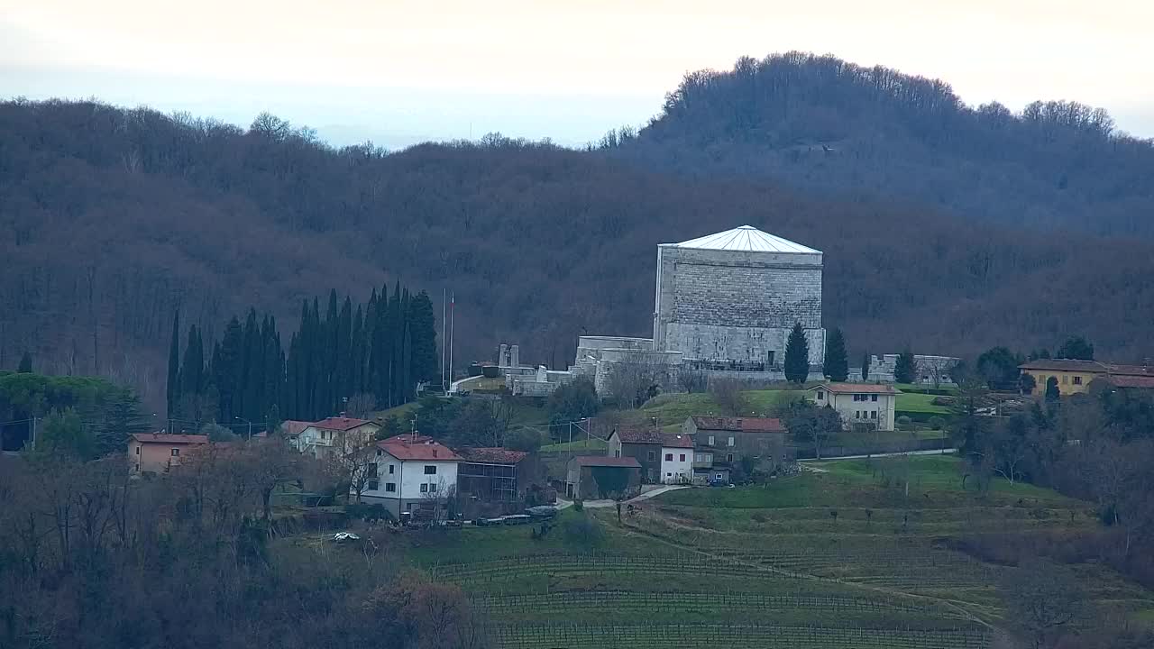 Brezmejna spletna kamera Nova Gorica in Gorica!