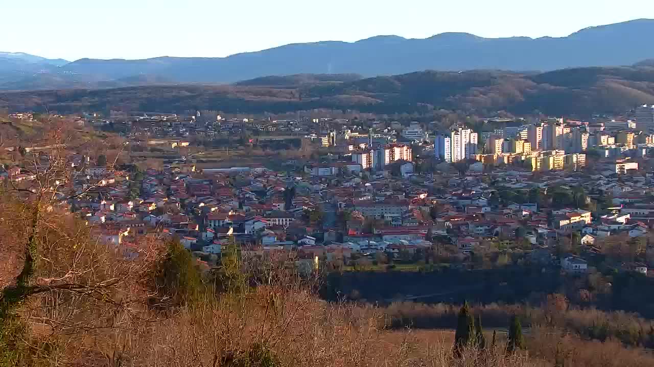 Otkrijte Beskrajnu Web Kameru Nova Gorica i Gorica!