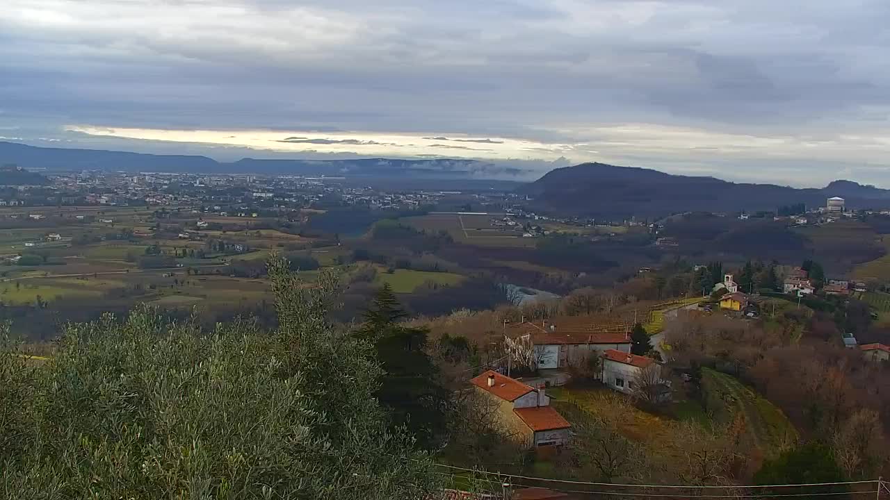 Brezmejna spletna kamera Nova Gorica in Gorica!