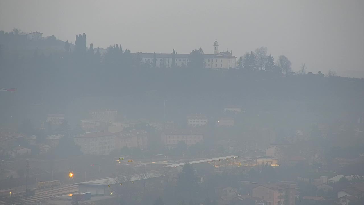 Brezmejna spletna kamera Nova Gorica in Gorica!