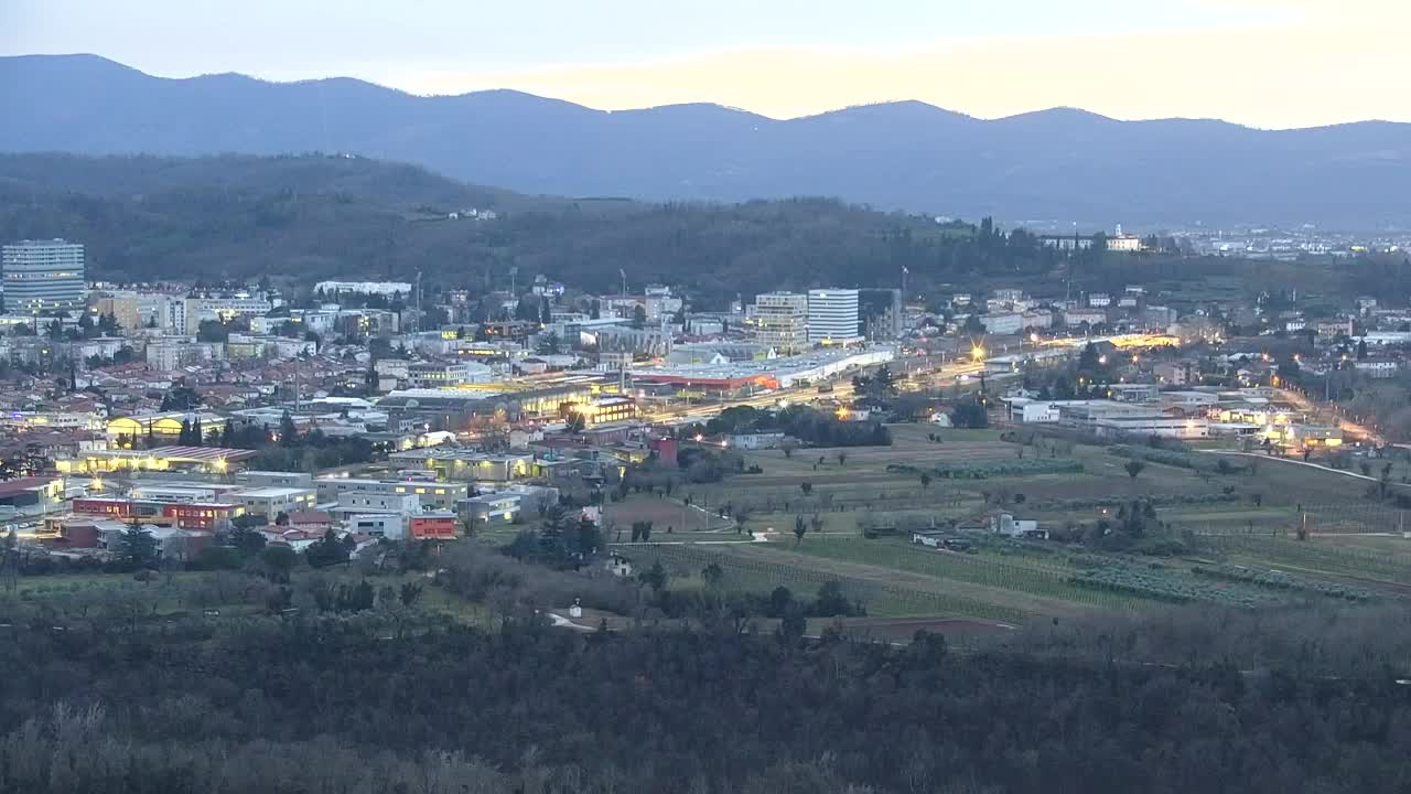 Otkrijte Beskrajnu Web Kameru Nova Gorica i Gorica!