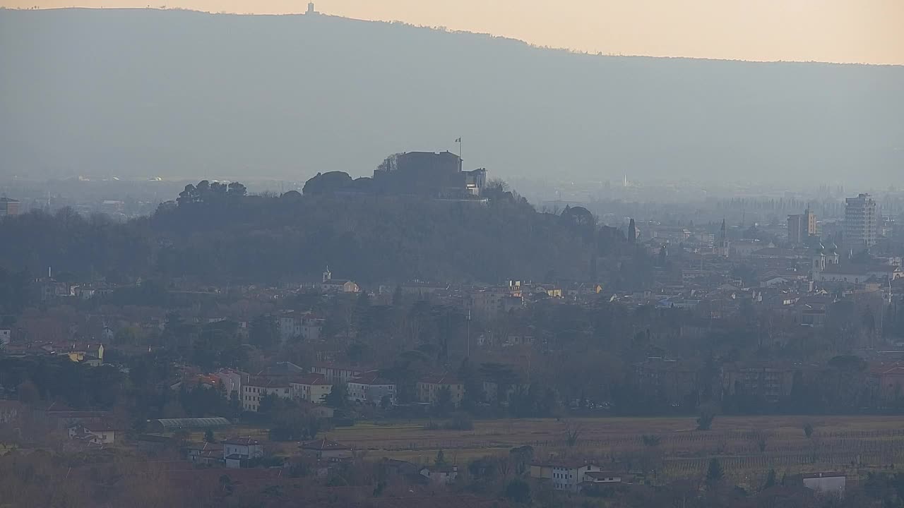 Brezmejna spletna kamera Nova Gorica in Gorica!