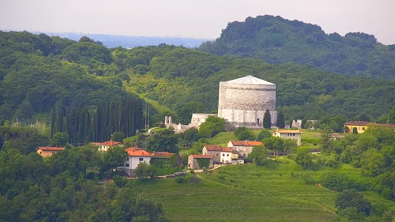 Otkrijte Beskrajnu Web Kameru Nova Gorica i Gorica!