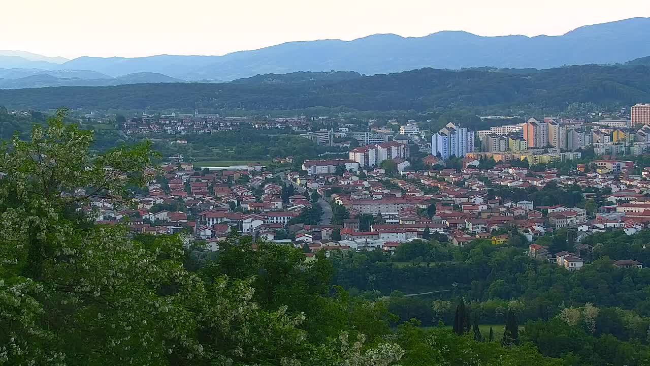 Brezmejna spletna kamera Nova Gorica in Gorica!