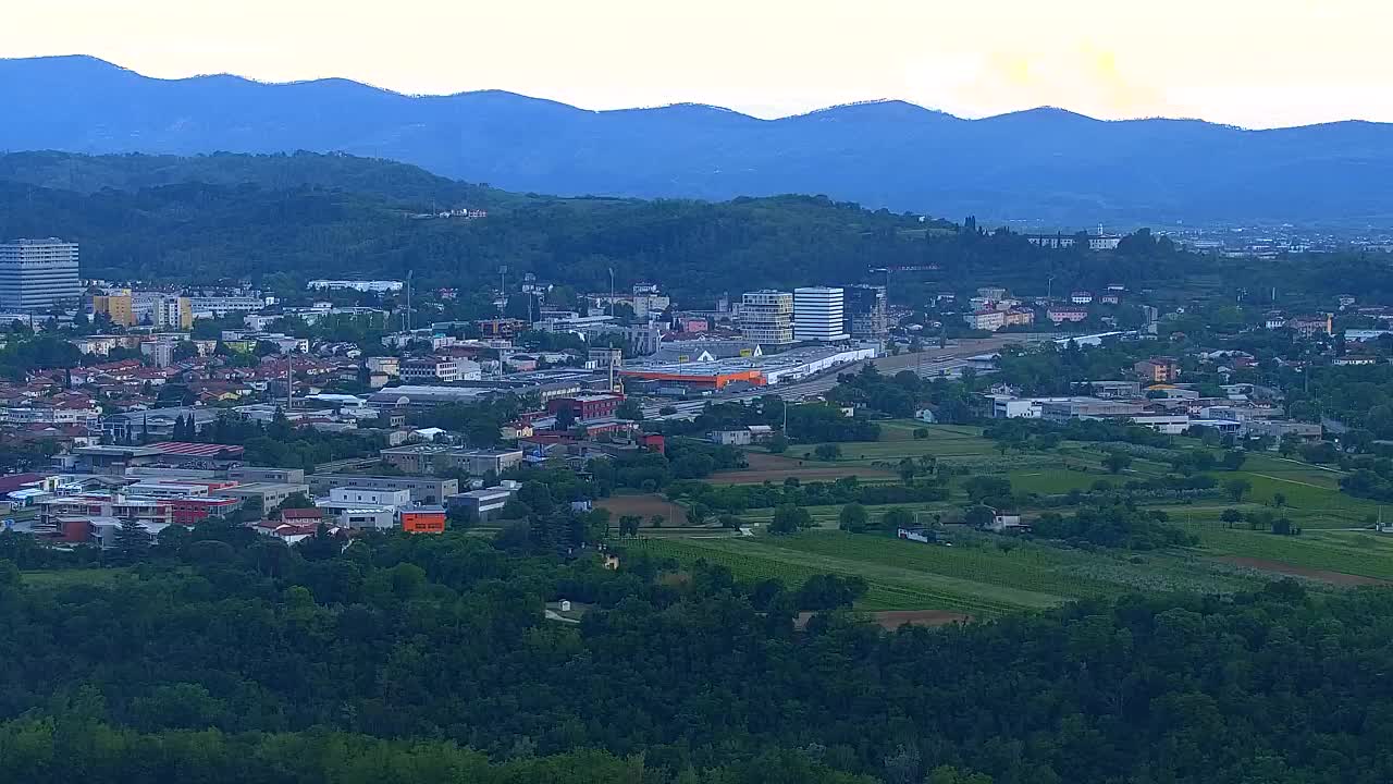 Otkrijte Beskrajnu Web Kameru Nova Gorica i Gorica!