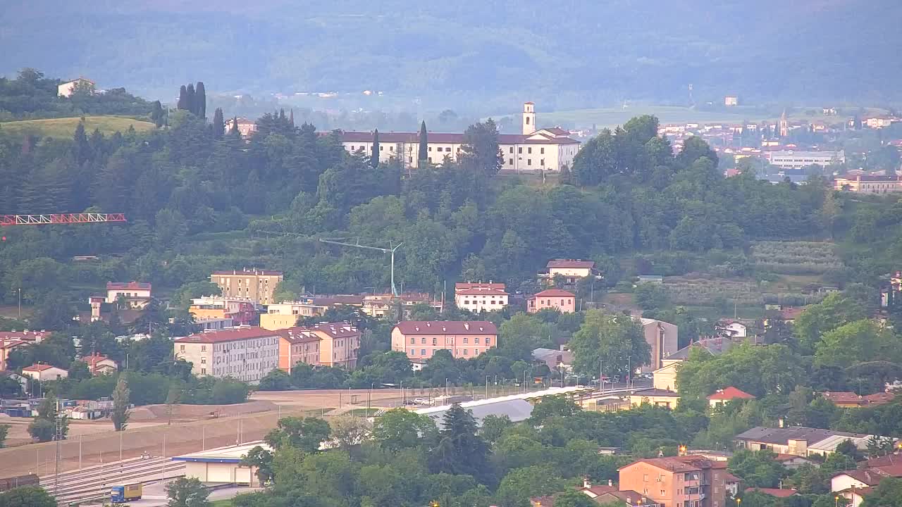 Otkrijte Beskrajnu Web Kameru Nova Gorica i Gorica!