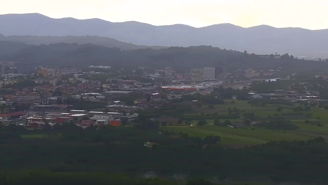 Brezmejna spletna kamera Nova Gorica in Gorica!
