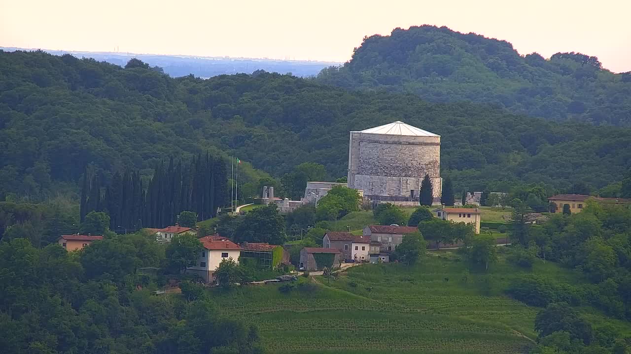Brezmejna spletna kamera Nova Gorica in Gorica!