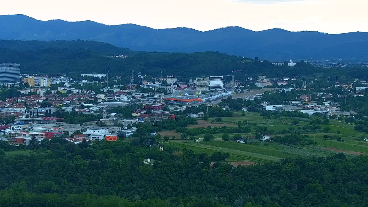 Otkrijte Beskrajnu Web Kameru Nova Gorica i Gorica!