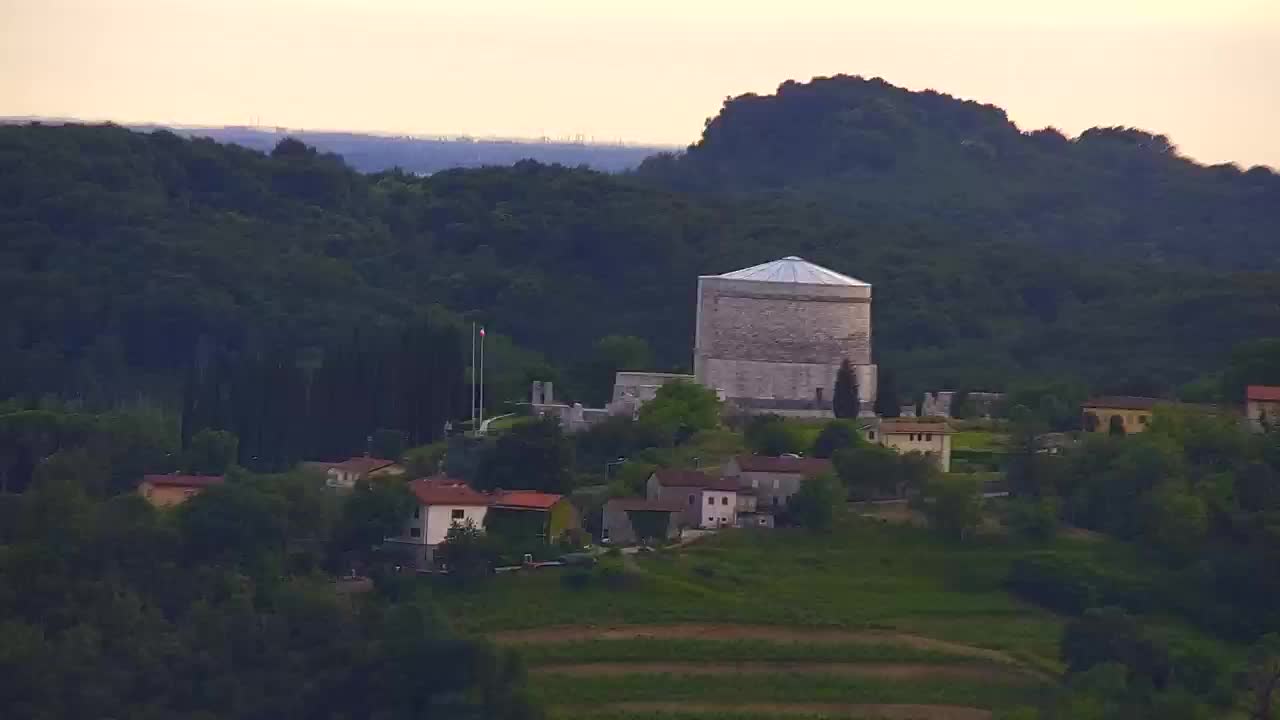 Otkrijte Beskrajnu Web Kameru Nova Gorica i Gorica!