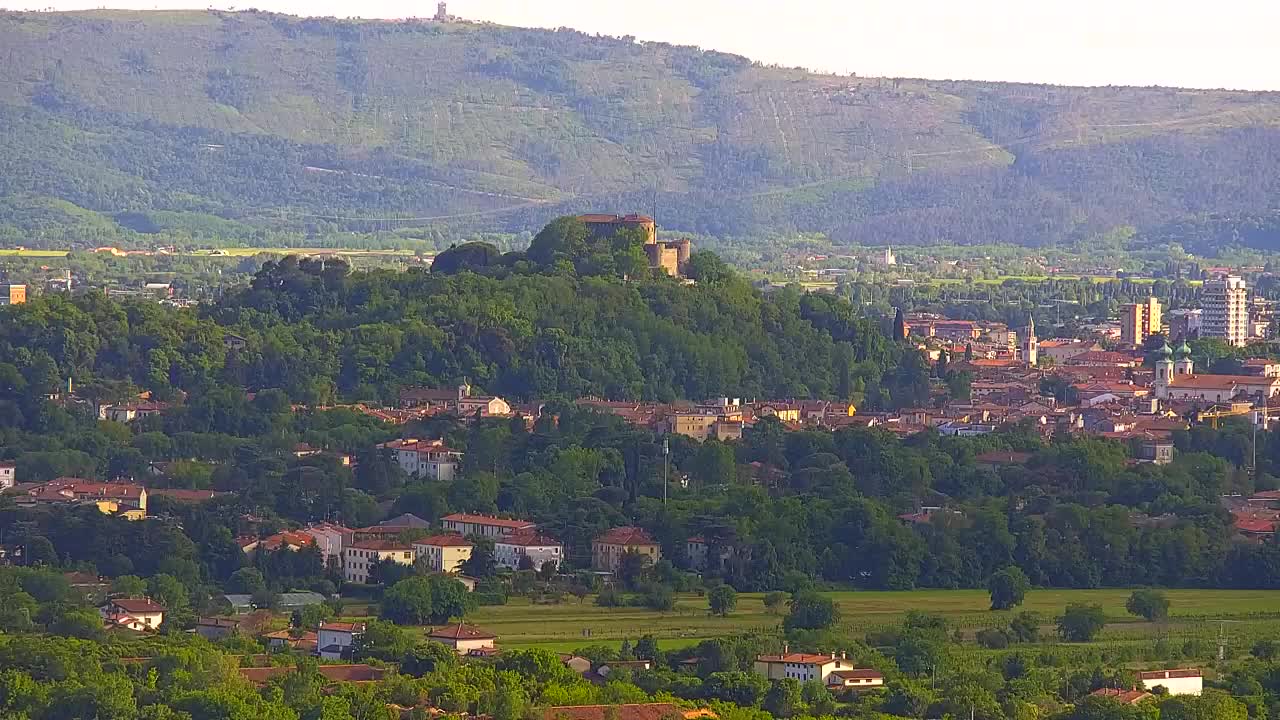 Otkrijte Beskrajnu Web Kameru Nova Gorica i Gorica!