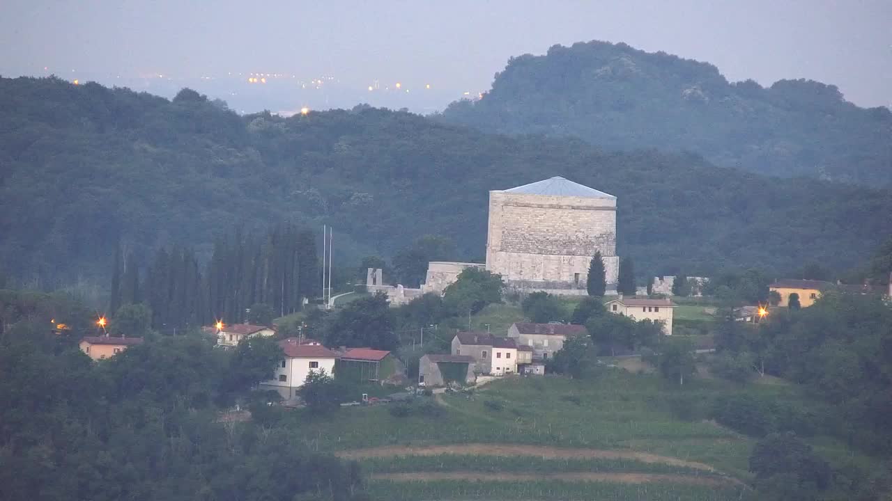 Otkrijte Beskrajnu Web Kameru Nova Gorica i Gorica!
