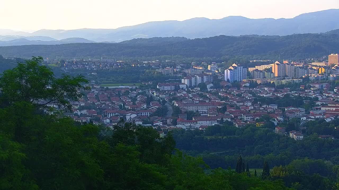 Brezmejna spletna kamera Nova Gorica in Gorica!