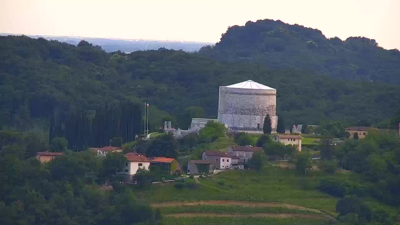 Otkrijte Beskrajnu Web Kameru Nova Gorica i Gorica!