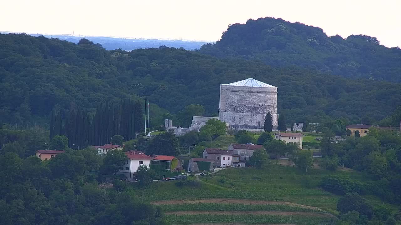 Otkrijte Beskrajnu Web Kameru Nova Gorica i Gorica!