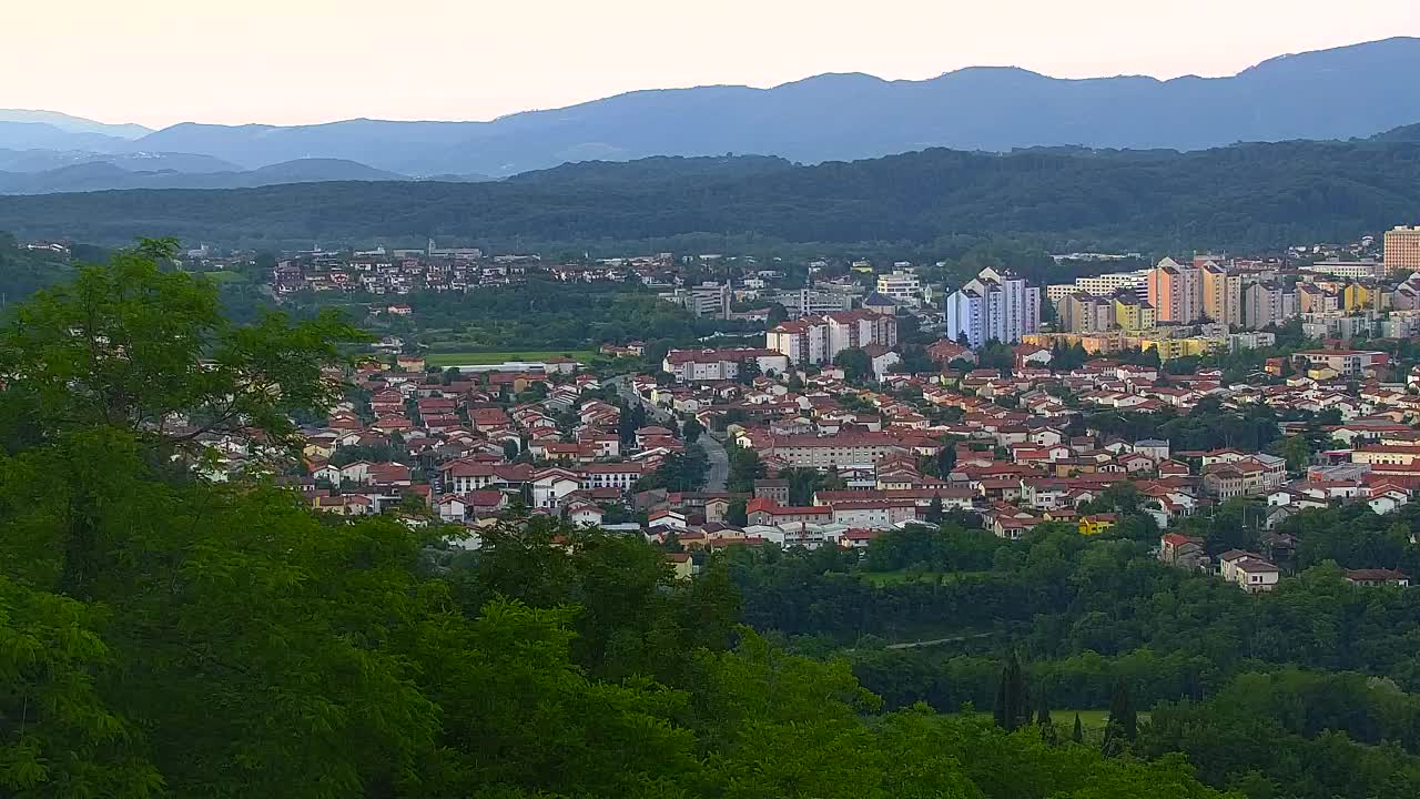 Brezmejna spletna kamera Nova Gorica in Gorica!