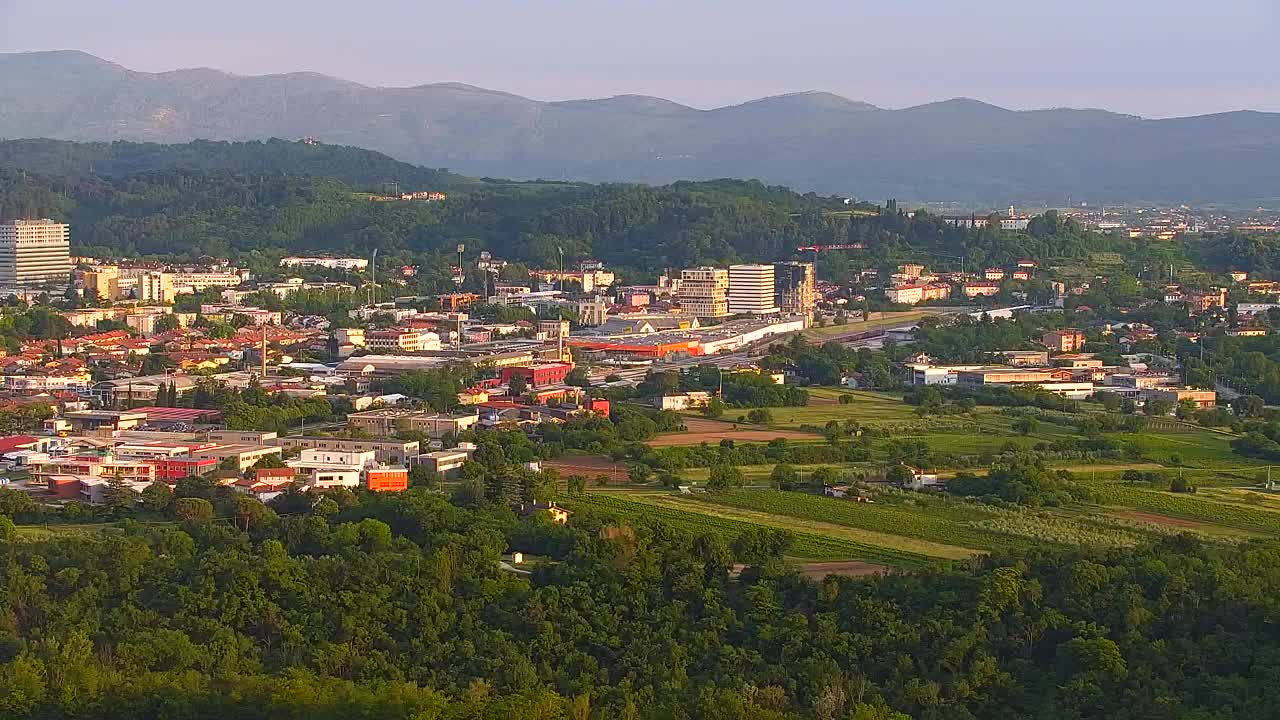 Otkrijte Beskrajnu Web Kameru Nova Gorica i Gorica!