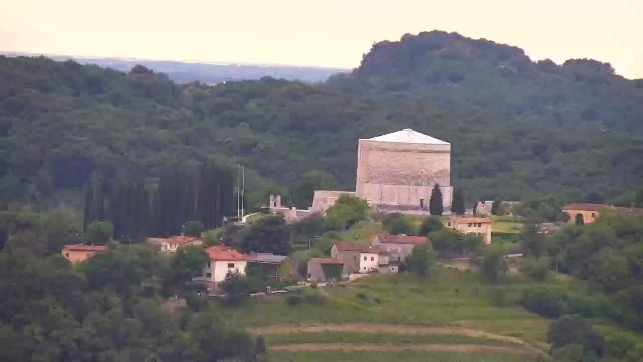 Brezmejna spletna kamera Nova Gorica in Gorica!