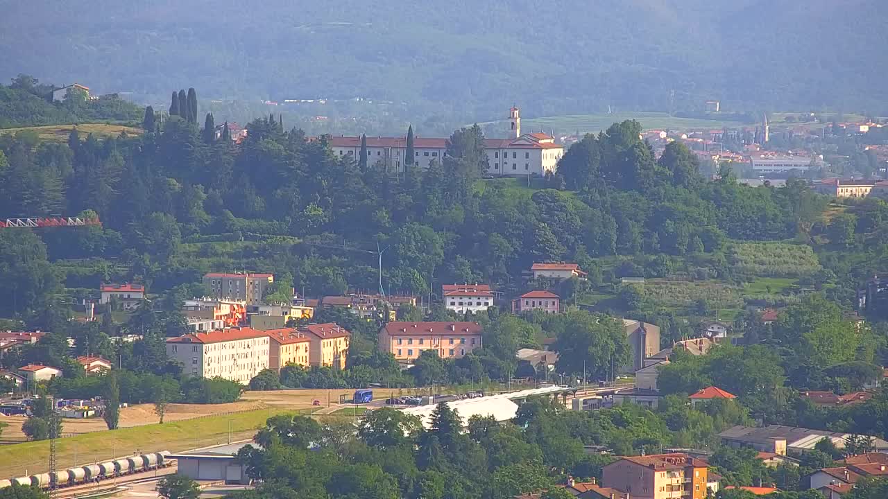 Brezmejna spletna kamera Nova Gorica in Gorica!