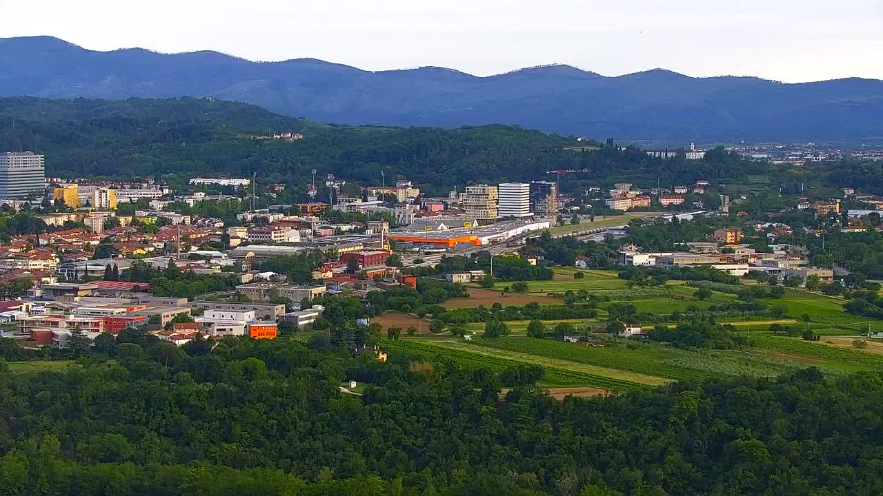 Brezmejna spletna kamera Nova Gorica in Gorica!