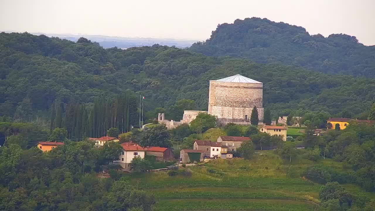 Otkrijte Beskrajnu Web Kameru Nova Gorica i Gorica!