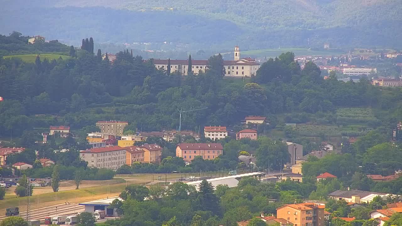 Brezmejna spletna kamera Nova Gorica in Gorica!