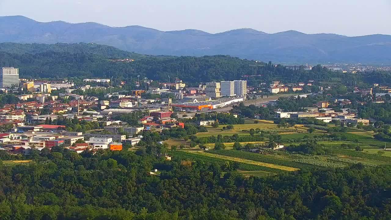 Brezmejna spletna kamera Nova Gorica in Gorica!