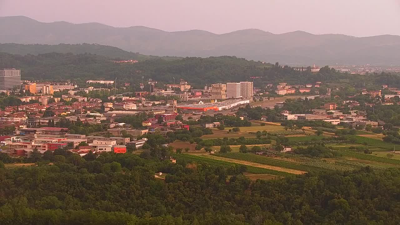 Otkrijte Beskrajnu Web Kameru Nova Gorica i Gorica!