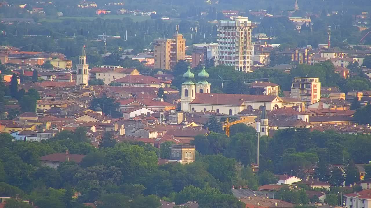 Otkrijte Beskrajnu Web Kameru Nova Gorica i Gorica!