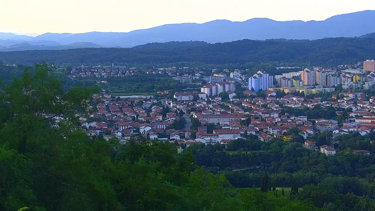 Otkrijte Beskrajnu Web Kameru Nova Gorica i Gorica!