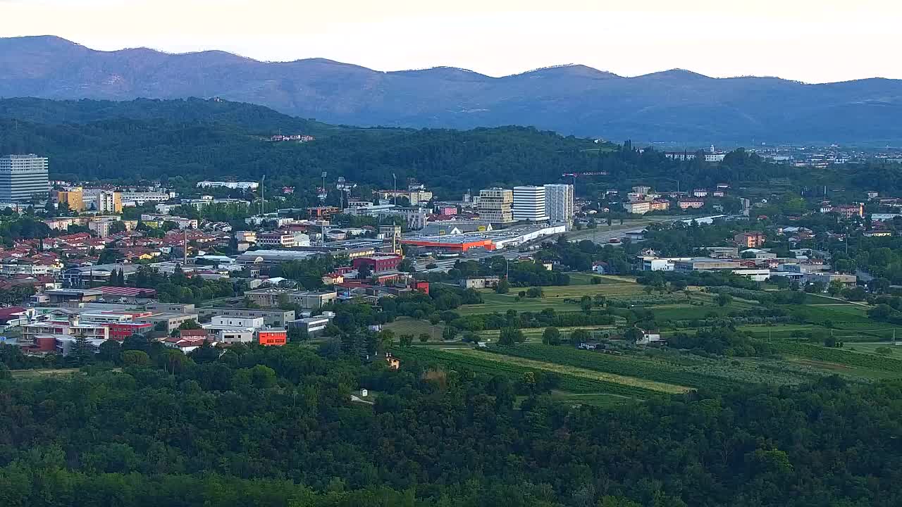 Brezmejna spletna kamera Nova Gorica in Gorica!