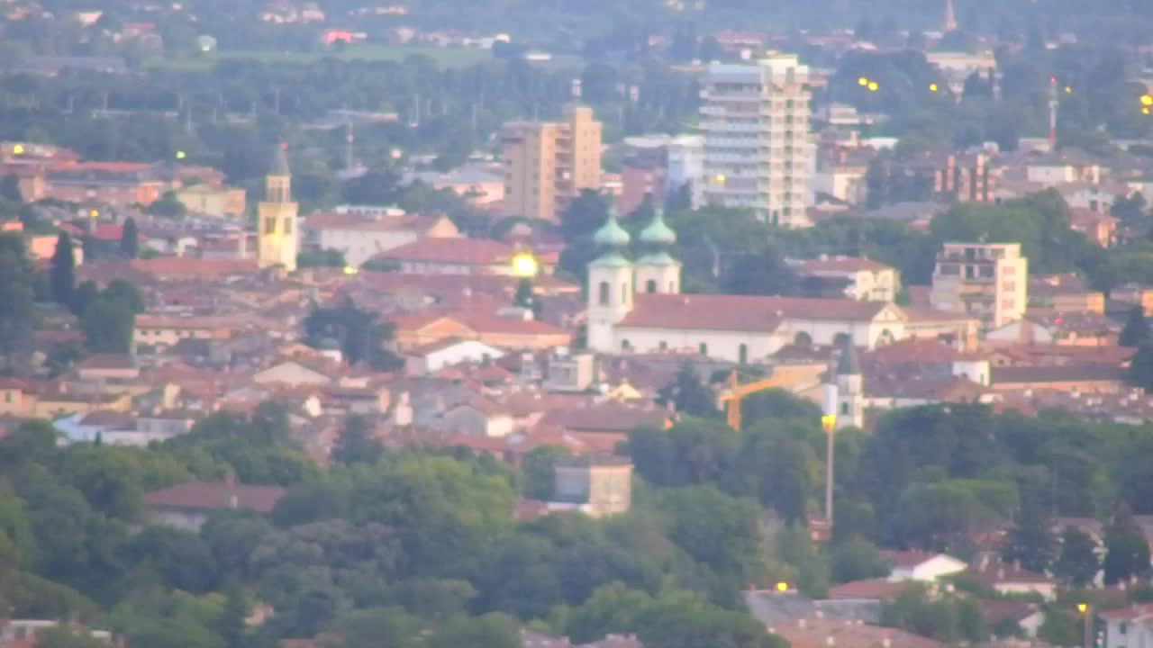 Brezmejna spletna kamera Nova Gorica in Gorica!