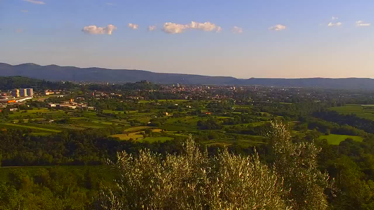 Brezmejna spletna kamera Nova Gorica in Gorica!