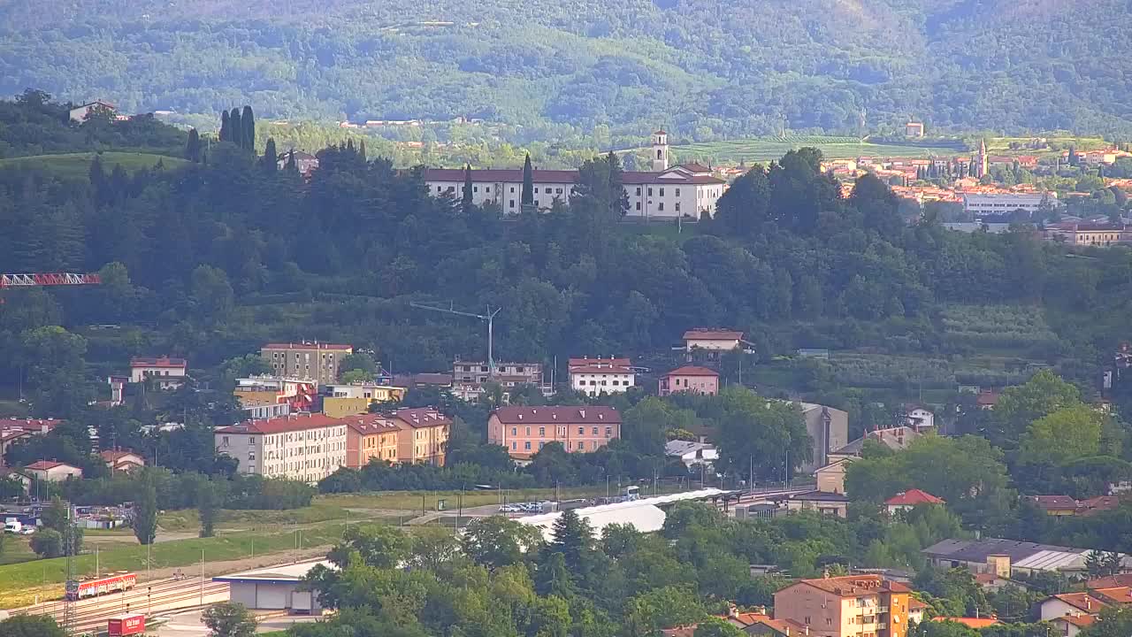 Brezmejna spletna kamera Nova Gorica in Gorica!