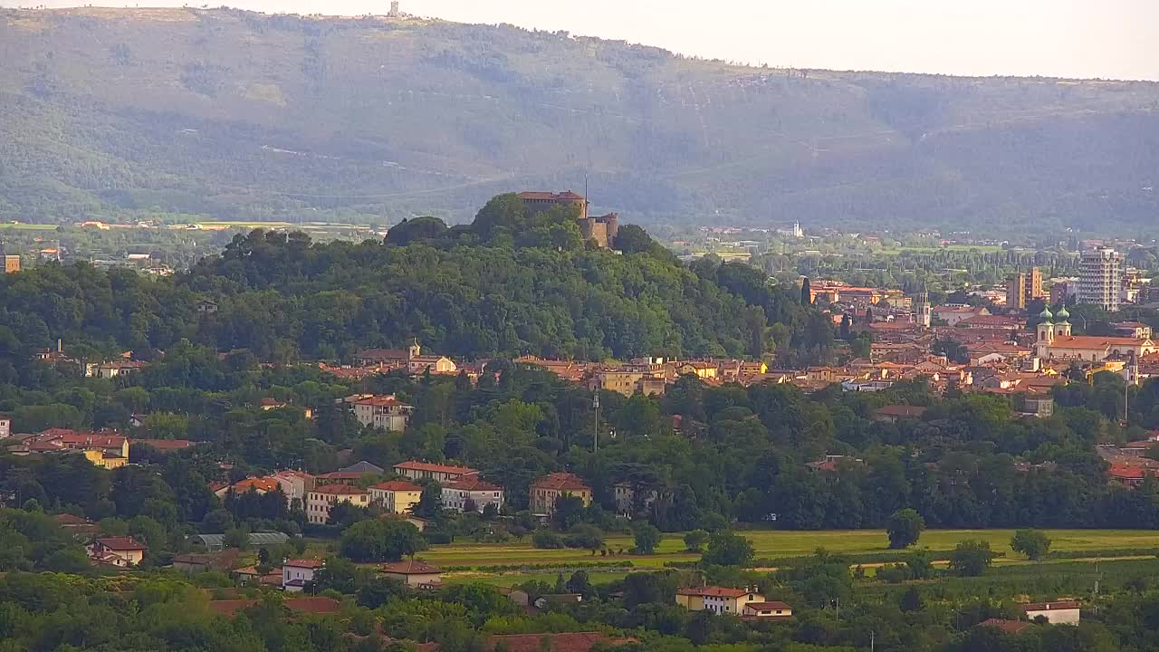 Otkrijte Beskrajnu Web Kameru Nova Gorica i Gorica!