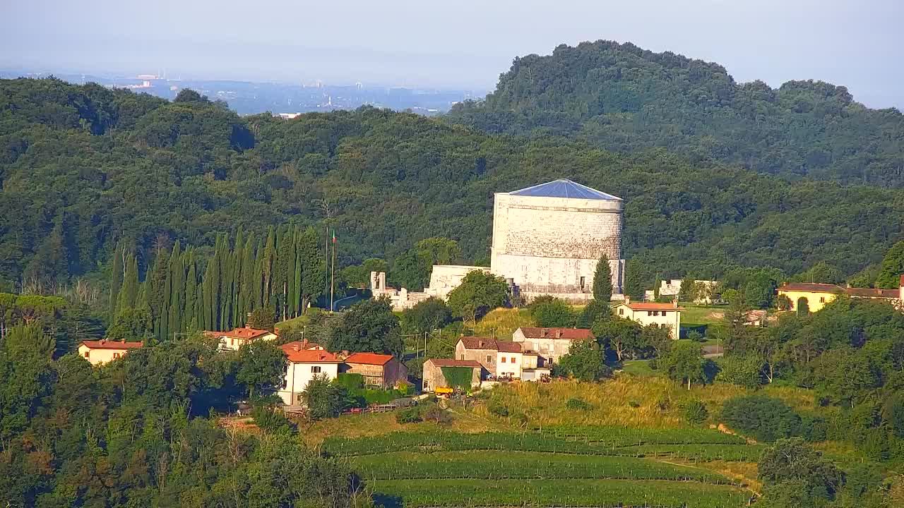 Brezmejna spletna kamera Nova Gorica in Gorica!