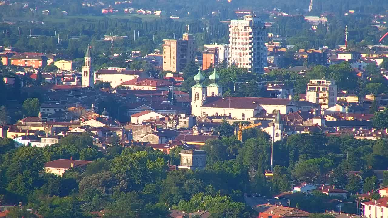 Otkrijte Beskrajnu Web Kameru Nova Gorica i Gorica!