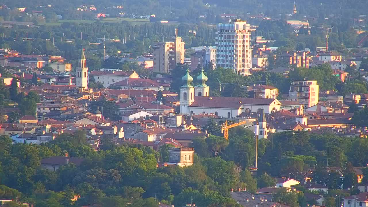 Otkrijte Beskrajnu Web Kameru Nova Gorica i Gorica!