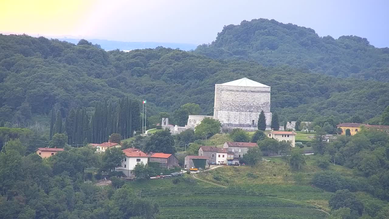 Brezmejna spletna kamera Nova Gorica in Gorica!