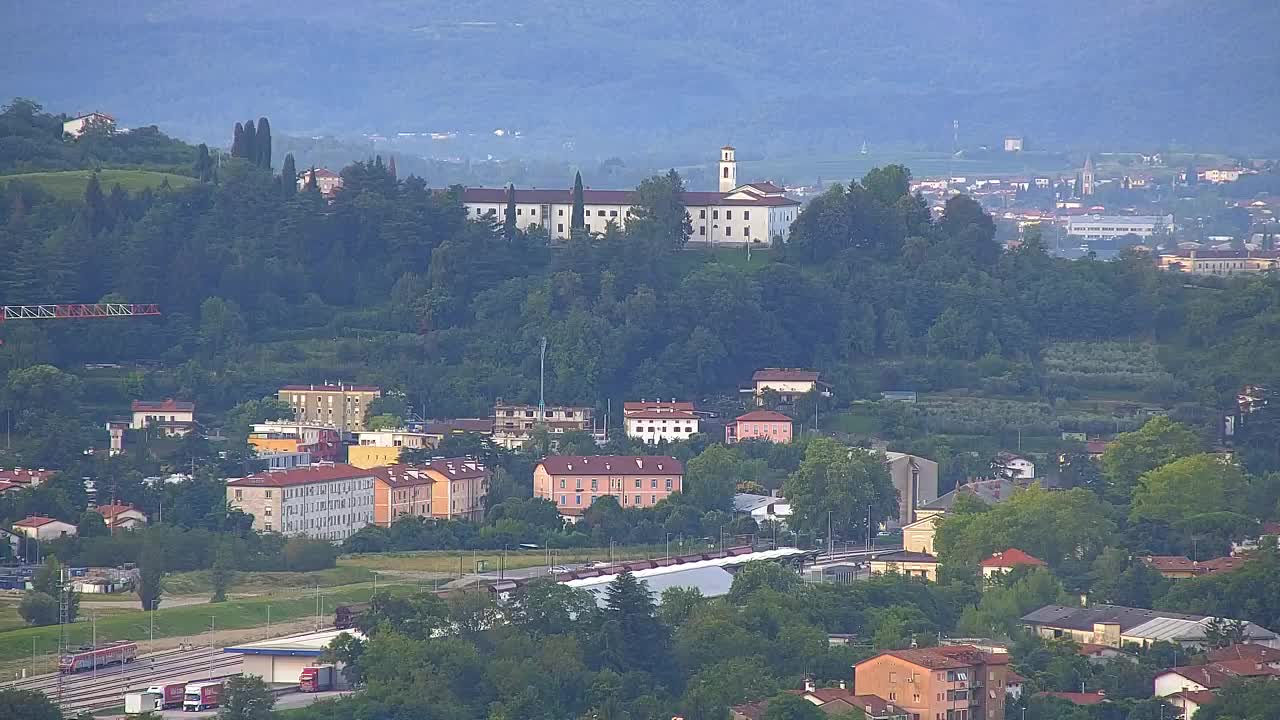 Brezmejna spletna kamera Nova Gorica in Gorica!