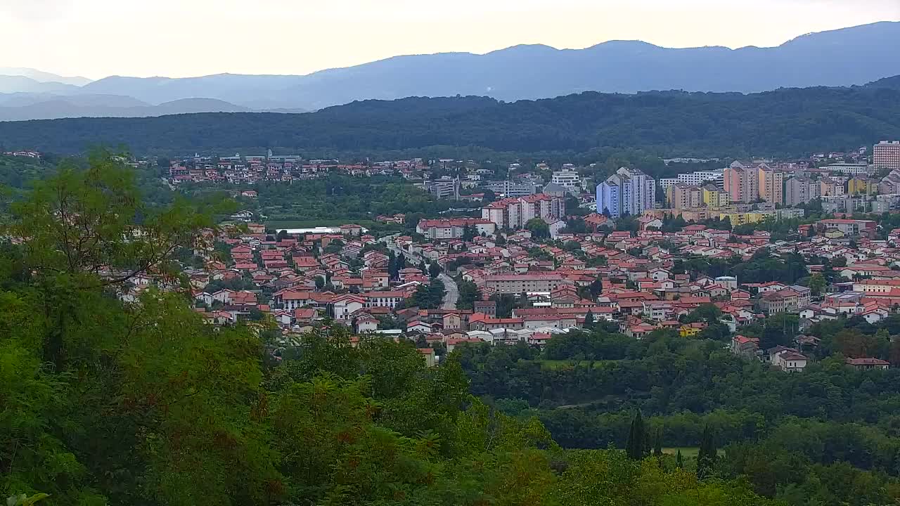 Otkrijte Beskrajnu Web Kameru Nova Gorica i Gorica!