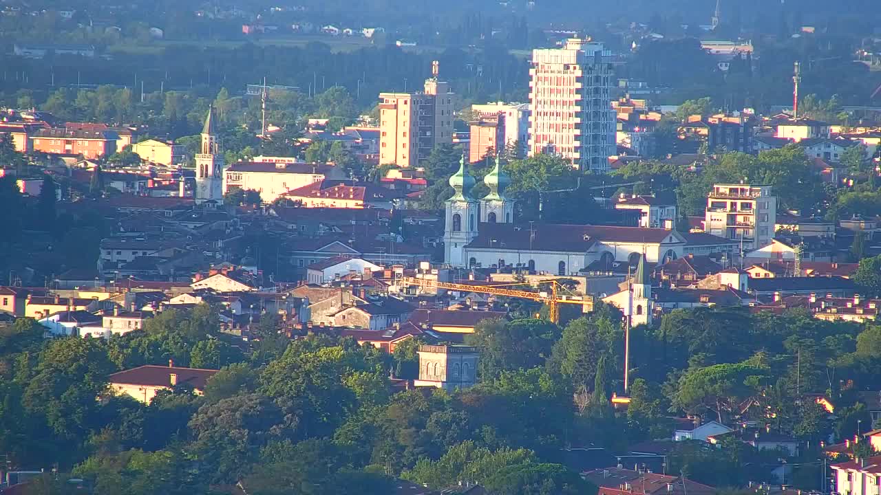Otkrijte Beskrajnu Web Kameru Nova Gorica i Gorica!